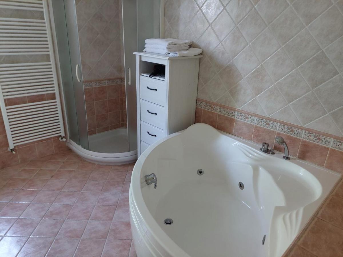 Agriturismo Ca' Isotta Castello di Serravalle Dış mekan fotoğraf